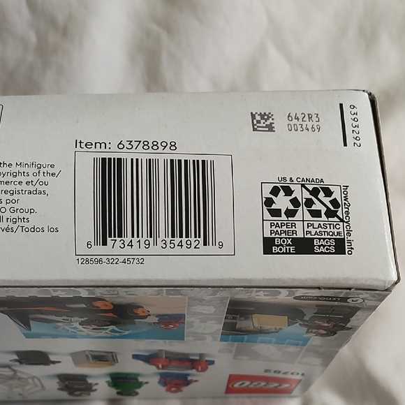 LEGO Spidey Amazing Friends Hulk vs. Rhino Showdown - Picture 3 of 10